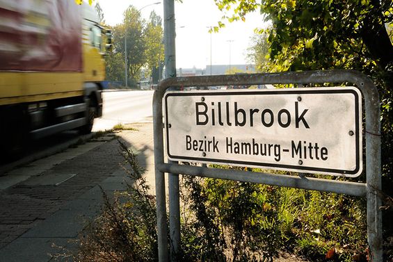 Ortsschild Billbrook, Bezirk Hamburg Mitte - Lastwagenverkehr.