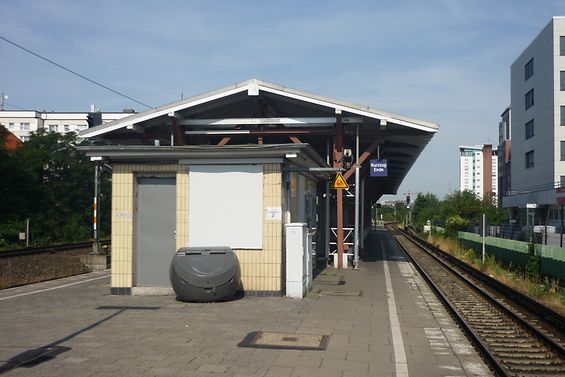 S-Bahn Bahnhof. 