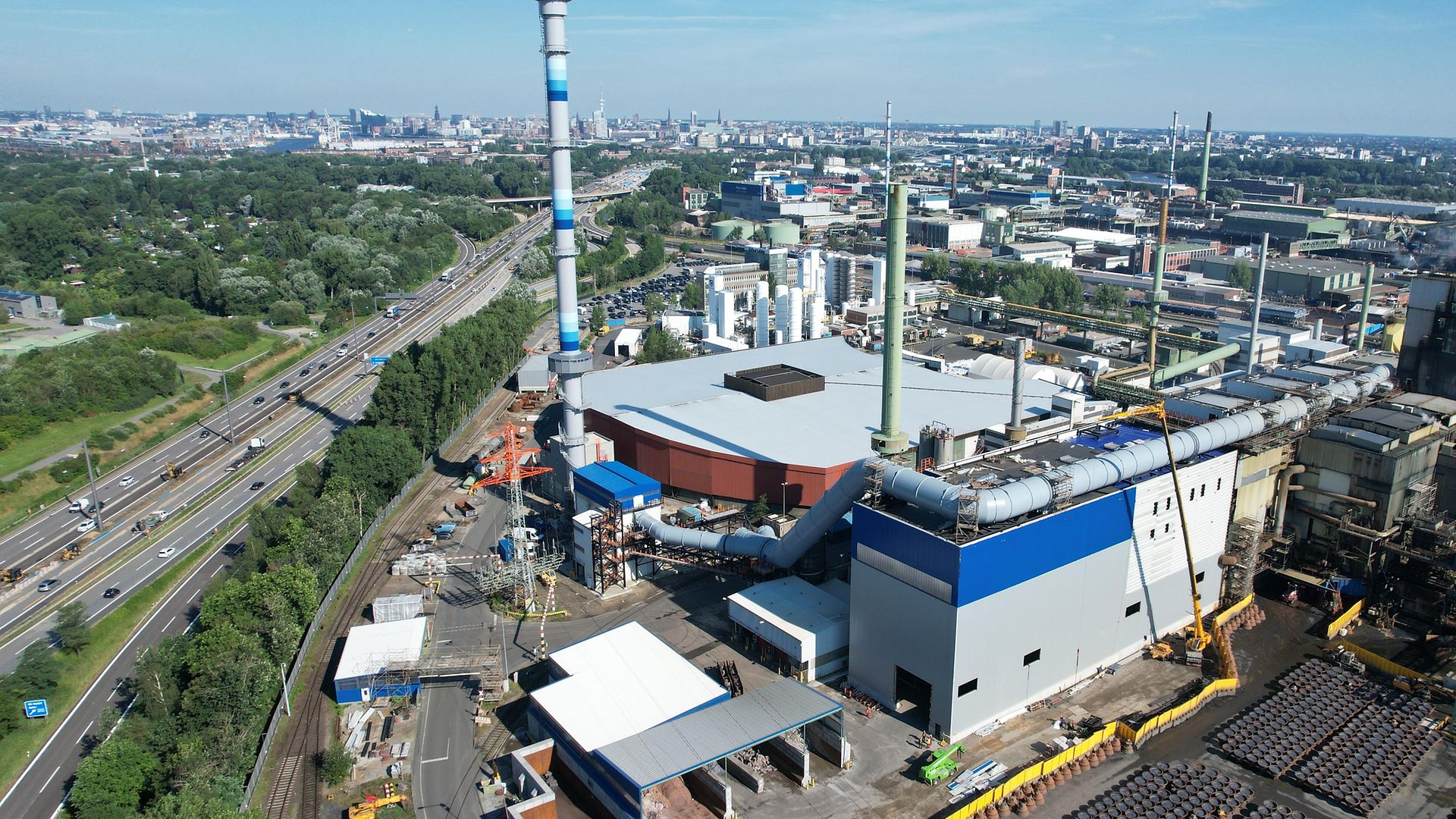 Luftaufnahme des Industriegeländes Aurubis