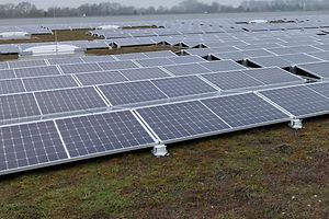 Photovoltaikanlage auf dem Dach der Marker oHG